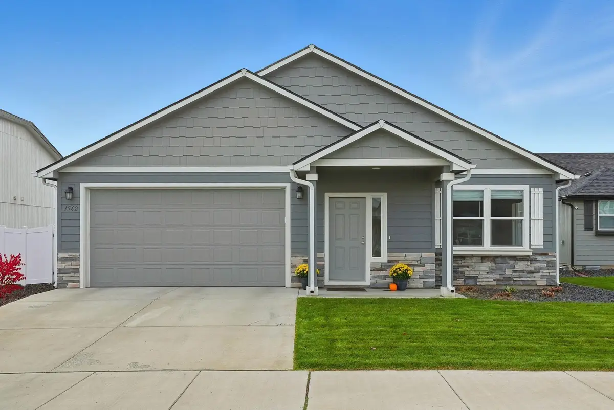 1562 E B St, Deer Park, WA 99006 - #1