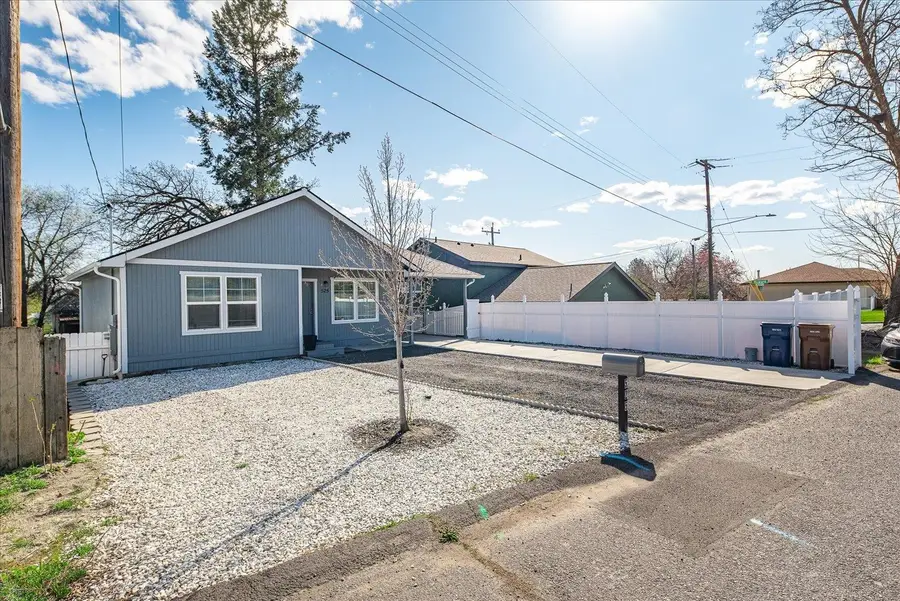 525 W Cora Ave, Spokane, WA 99205 - #2