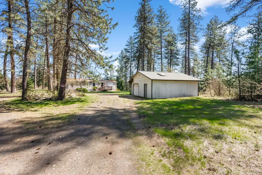 27220 N Milan Rd, Chattaroy, WA 99003 - #2