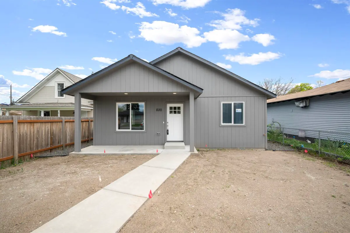 820 E Crown Ave, Spokane, WA 99207 - #1