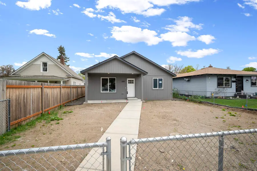 820 E Crown Ave, Spokane, WA 99207 - #2
