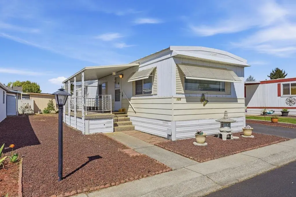 1211 E Lyons Ave, Spokane, WA 99207 - #1