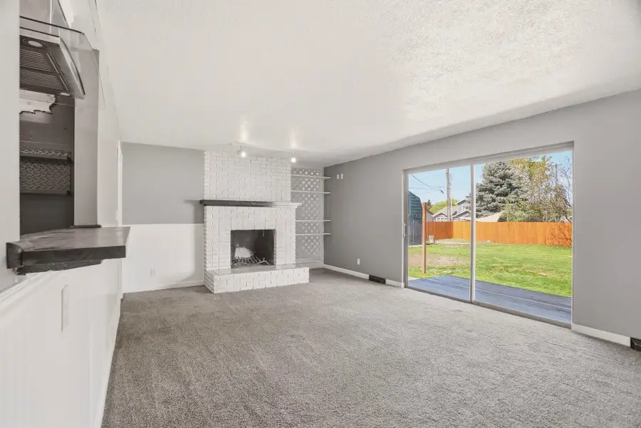 8105 E Cataldo Ave, Spokane Valley, WA 99212 - #3