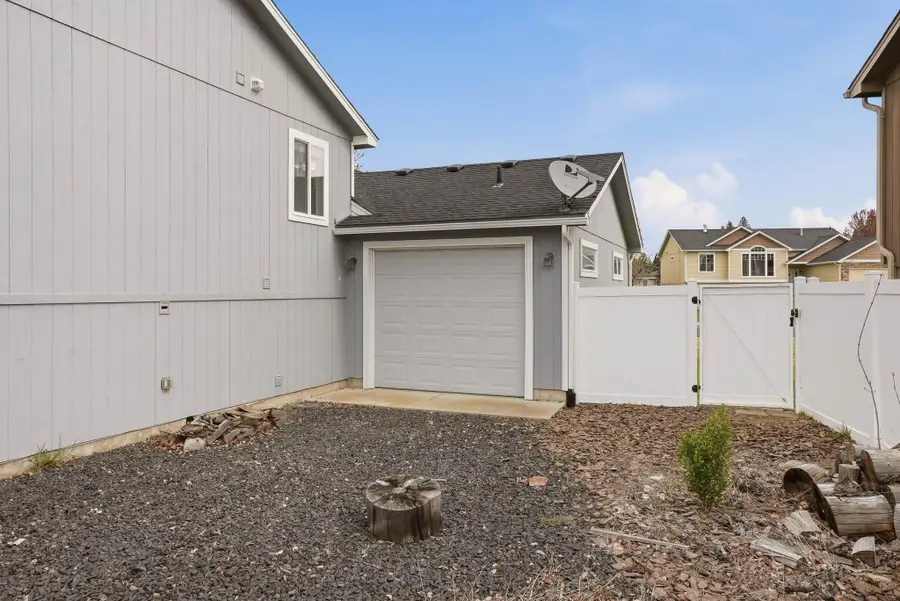 418 E Parker Dr, Colbert, WA 99005 - #2