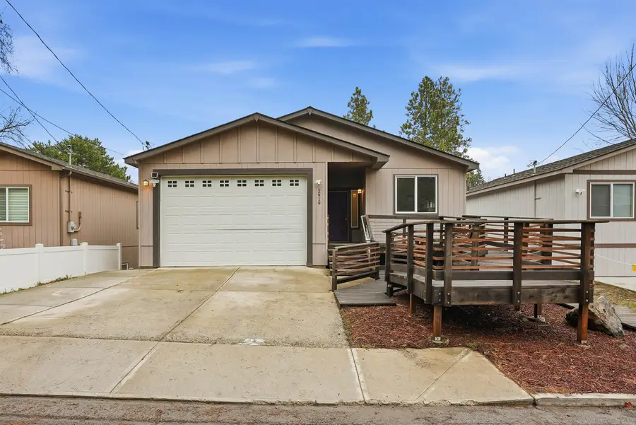 2919 E 12th Ave, Spokane, WA 99202 - #3
