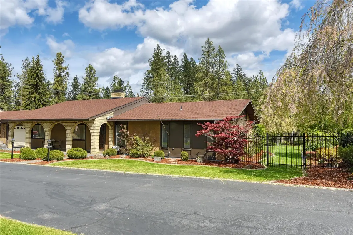 2002 W Regina Ave, Spokane, WA 99218 - #1
