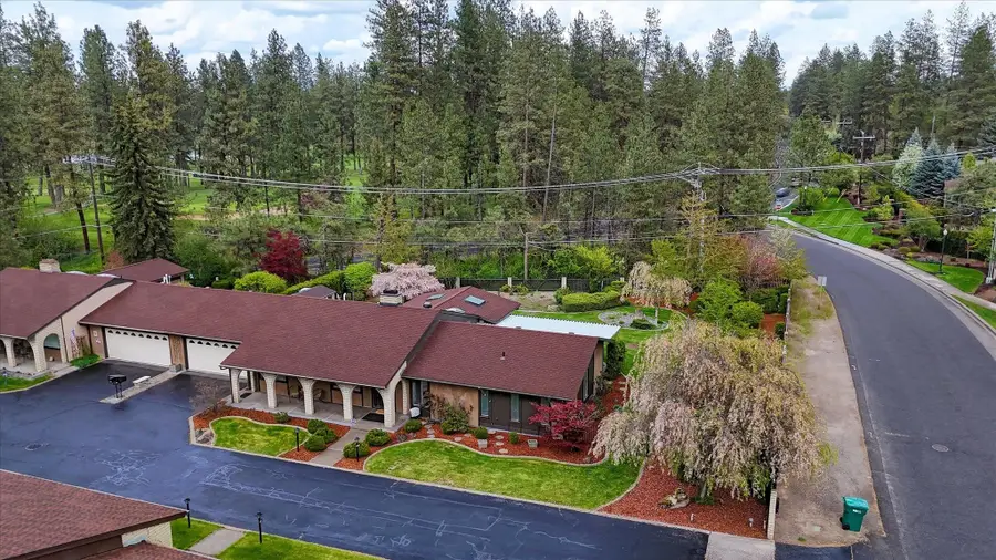 2002 W Regina Ave, Spokane, WA 99218 - #2