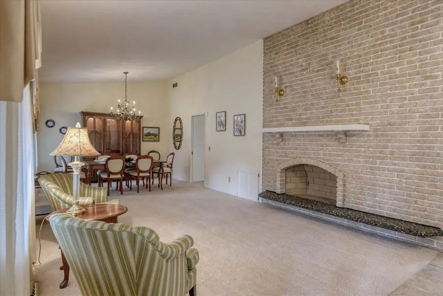 2002 W Regina Ave, Spokane, WA 99218 - #3