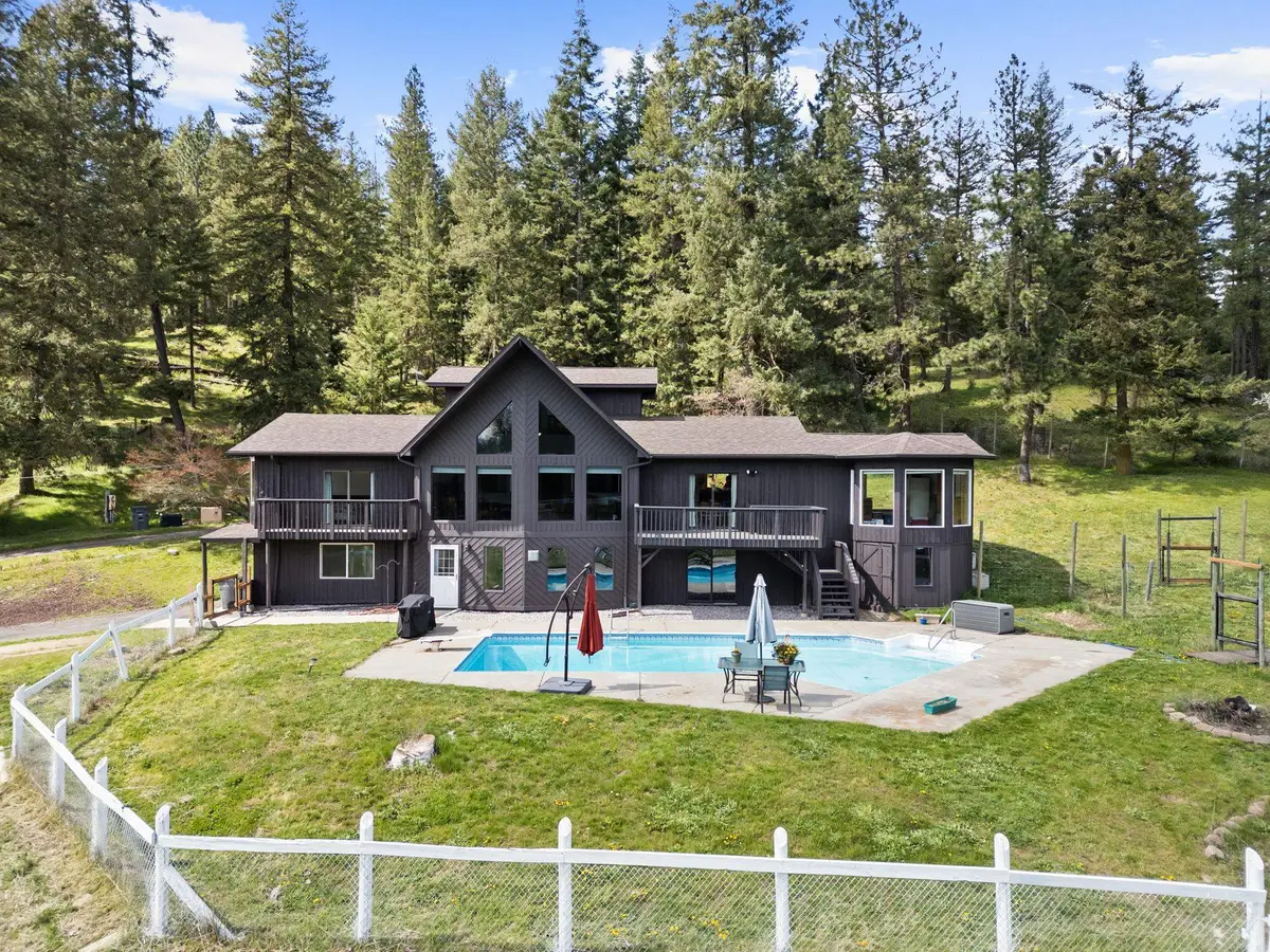 12808 N East Newman Lake Dr, Newman Lake, WA 99025 - #1