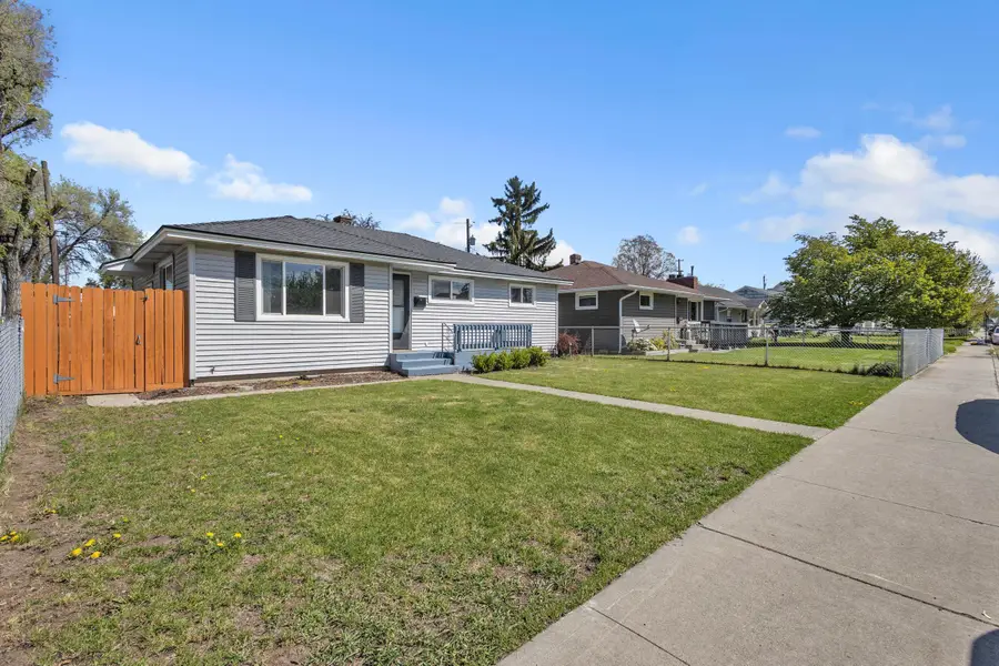 1007 E Walton Ave, Spokane, WA 99207 - #2