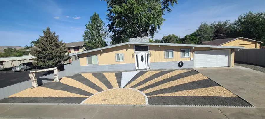 1221 7th St, Clarkston, WA 99403 - #3