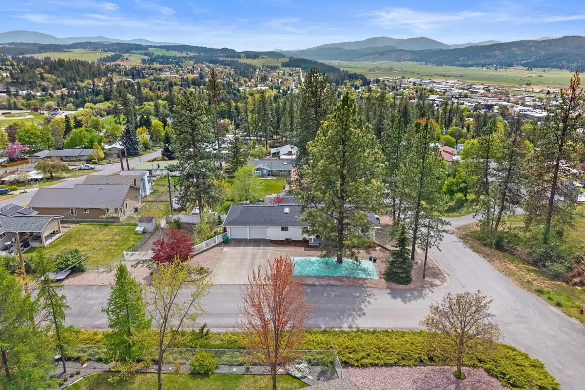620 E 10th Ave, Colville, WA 99114 - #1