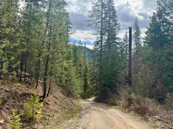 3706 K Waitts Lake Rd, Valley, WA 99181