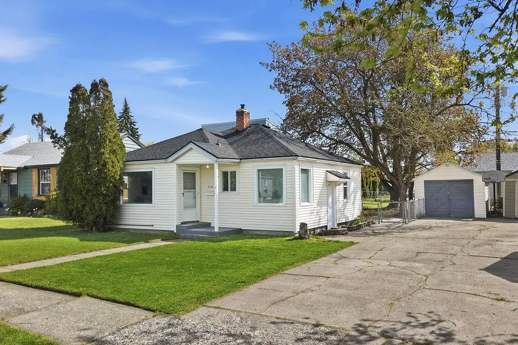 6116 N Lincoln St, Spokane, WA 99205 - #1