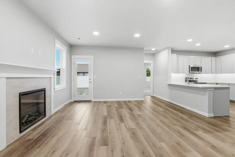 414 N Viewmont Ct, Greenacres, WA 99016 - #3