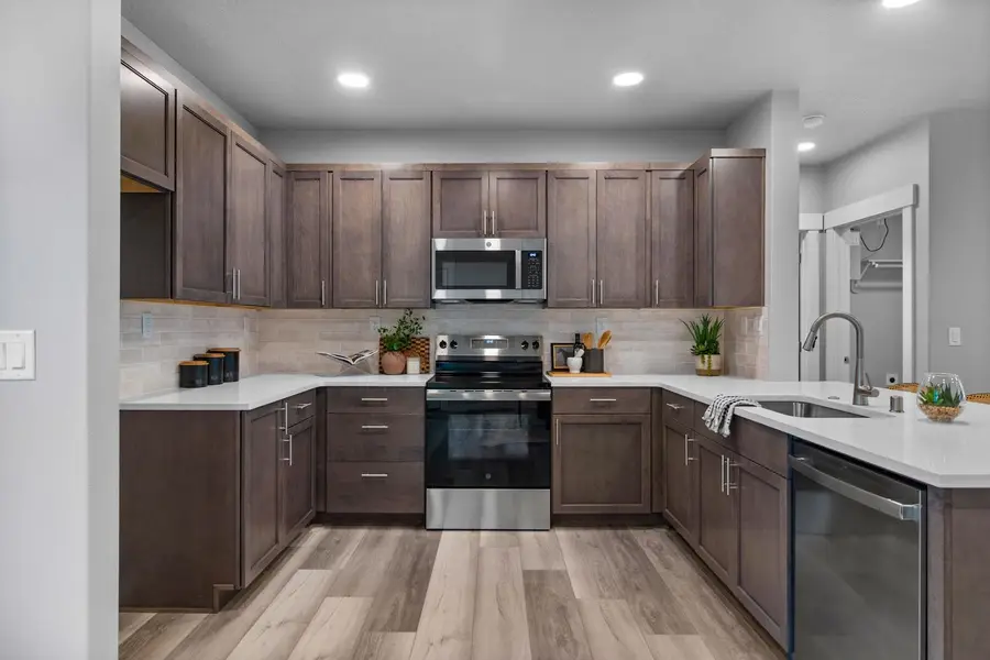 306 N Viewmont Ct, Greenacres, WA 99016 - #3