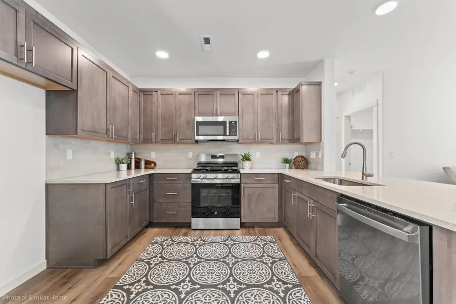421 N Viewmont Ct, Greenacres, WA 99016 - #2