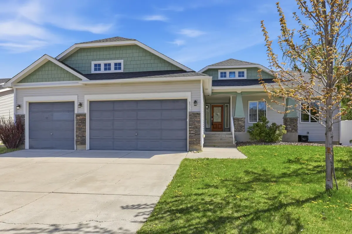 8913 E Vista Park Dr, Spokane, WA 99217 - #1