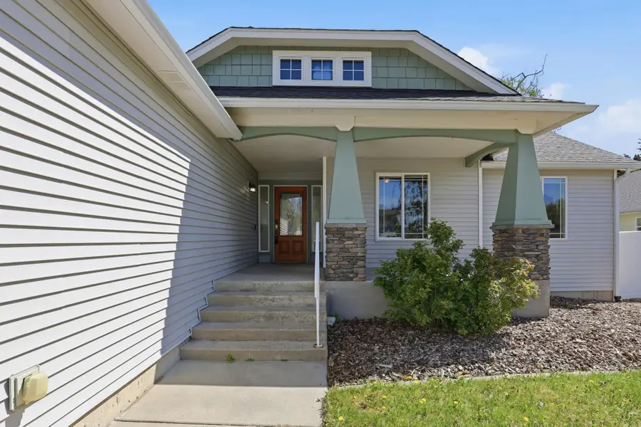 8913 E Vista Park Dr, Spokane, WA 99217 - #3