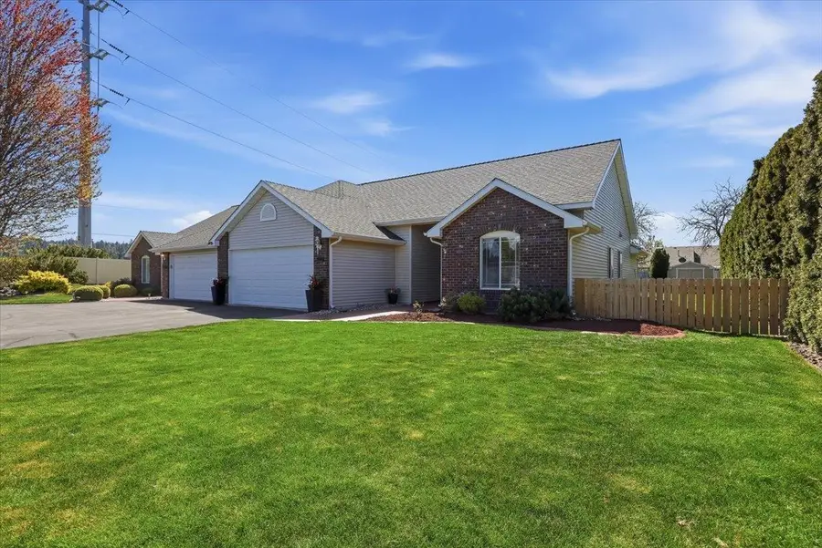 1818 S Sullivan Rd, Spokane Valley, WA 99037 - #2