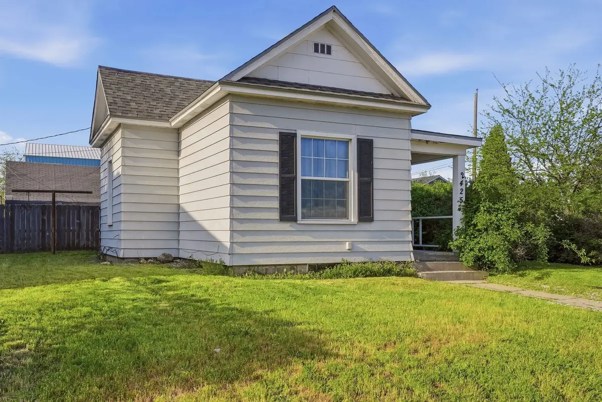 2425 E Gordon Ave, Spokane, WA 99207 - #1
