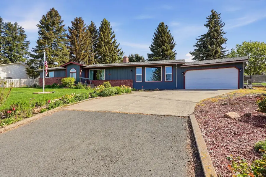 809 E Southview Ave, Colfax, WA 99111 - #3