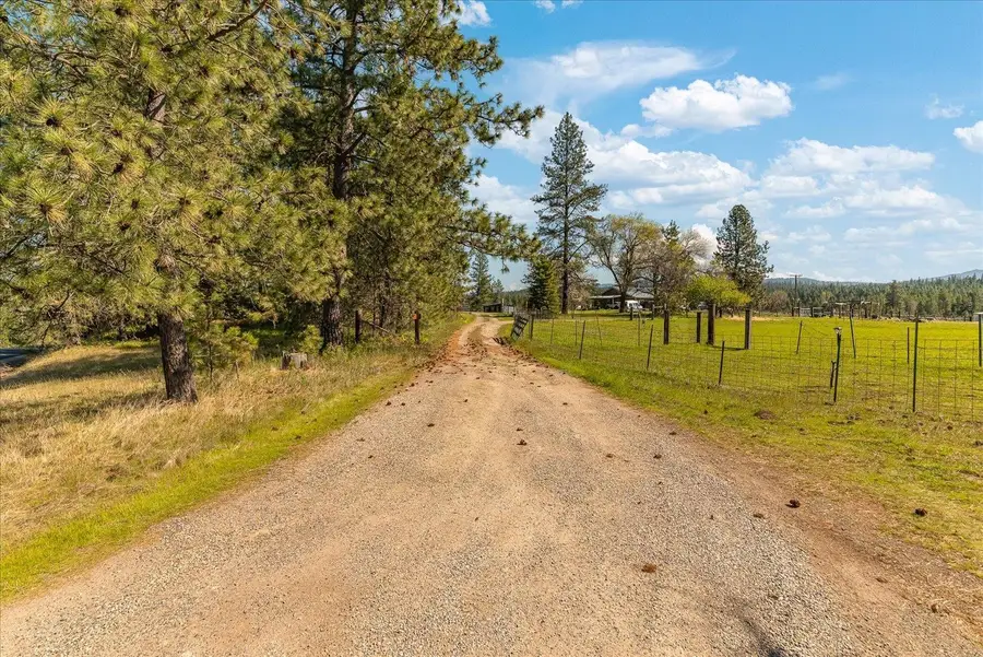 32604 N Elk Chattaroy Rd, Chattaroy, WA 99003 - #2