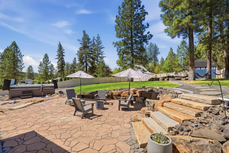 25517 N Sheridan Rd, Chattaroy, WA 99003 - #2
