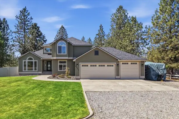 6221 Moriah Dr, Nine Mile Falls, WA 99026