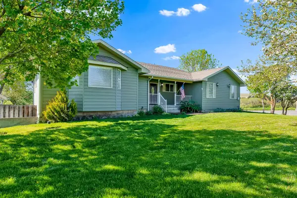 601 Tomeo Ct, St John, WA 99171