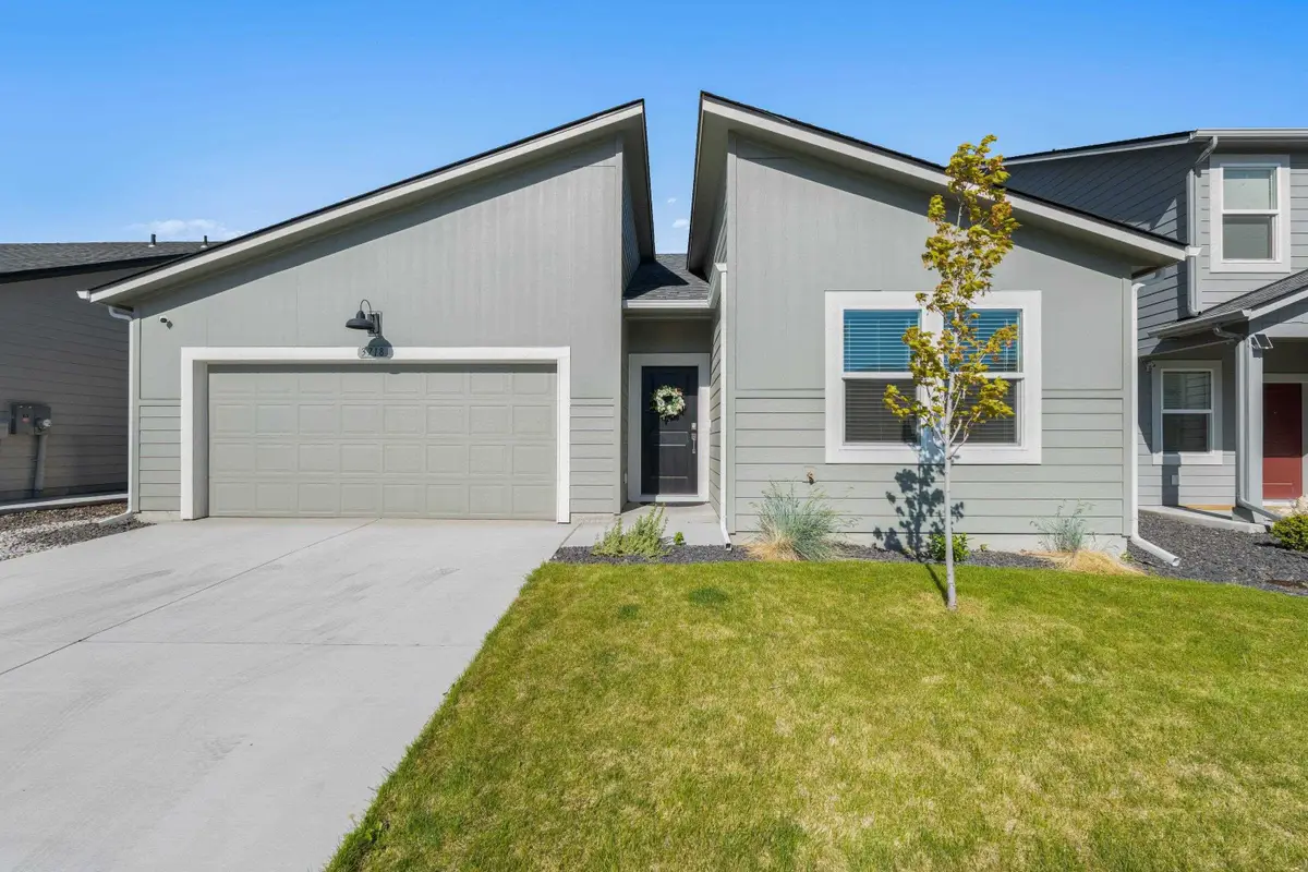 3718 S Wapiti Ln, Spokane Valley, WA 99206 - #1