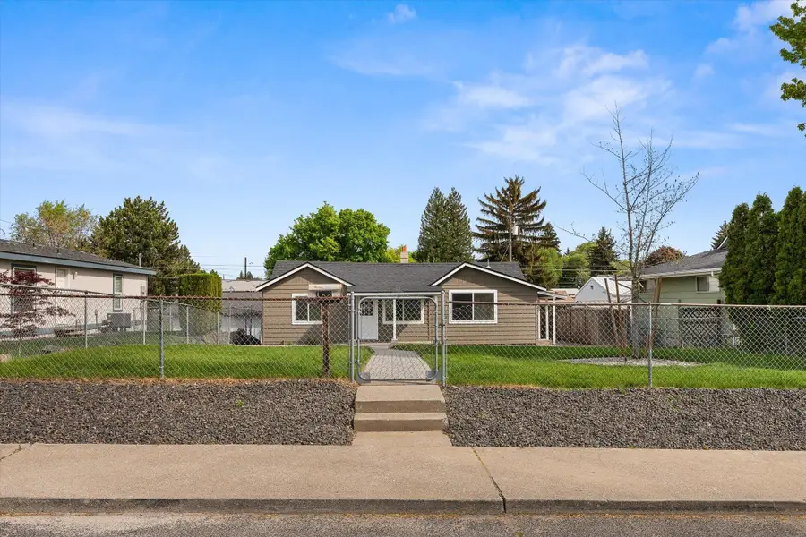 1107 E Columbia Ave, Spokane, WA 99208 - #3