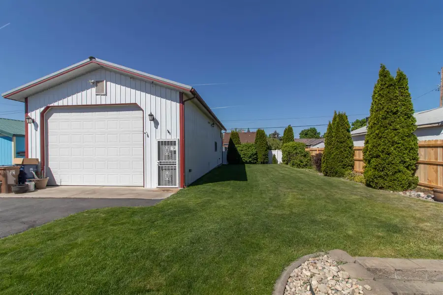 5621 N Hemlock St, Spokane, WA 99205 - #2