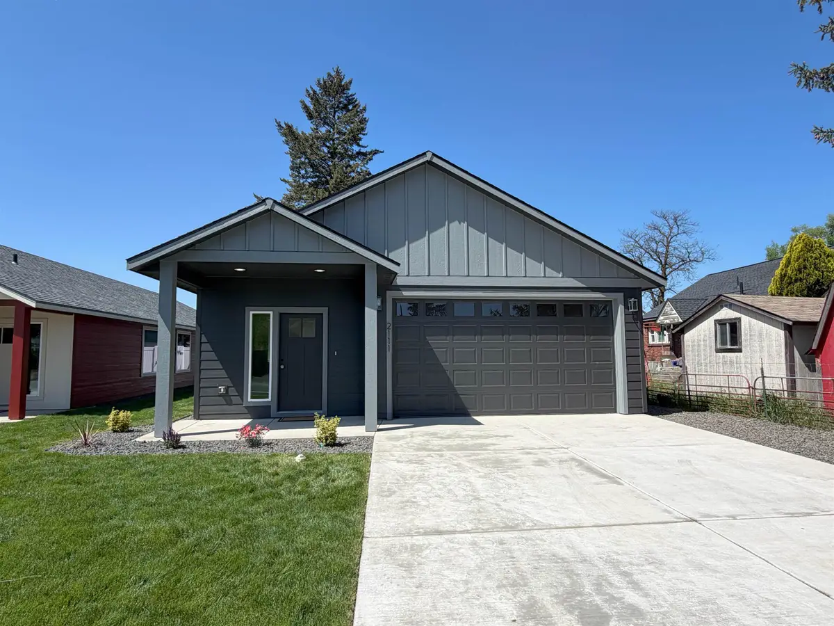 2111 N Sipple Rd, Spokane Valley, WA 99212 - #1