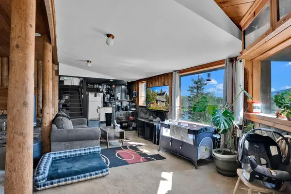 579 Blue Heron Rd, Newport, WA 99156