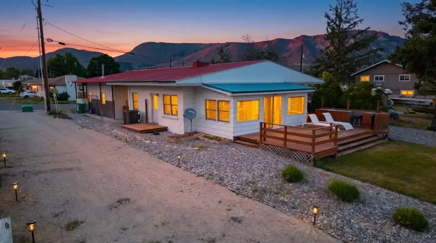 622 1st Street St, Brewster, WA 98812 - #3