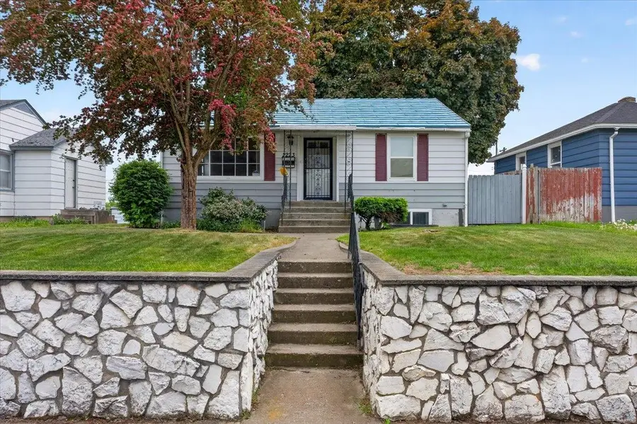 2223 W Broad Ave, Spokane, WA 99205 - #2
