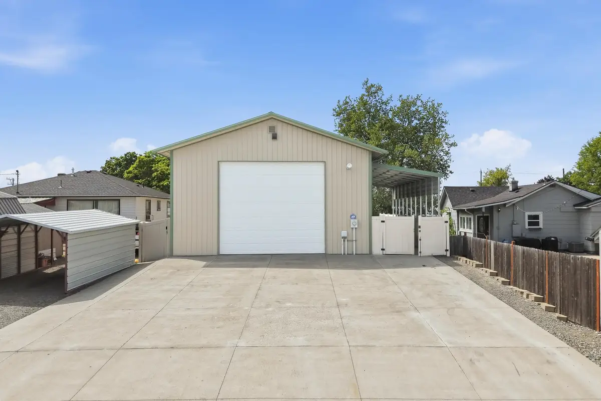 4218 N Maple St, Spokane, WA 99208 - #1
