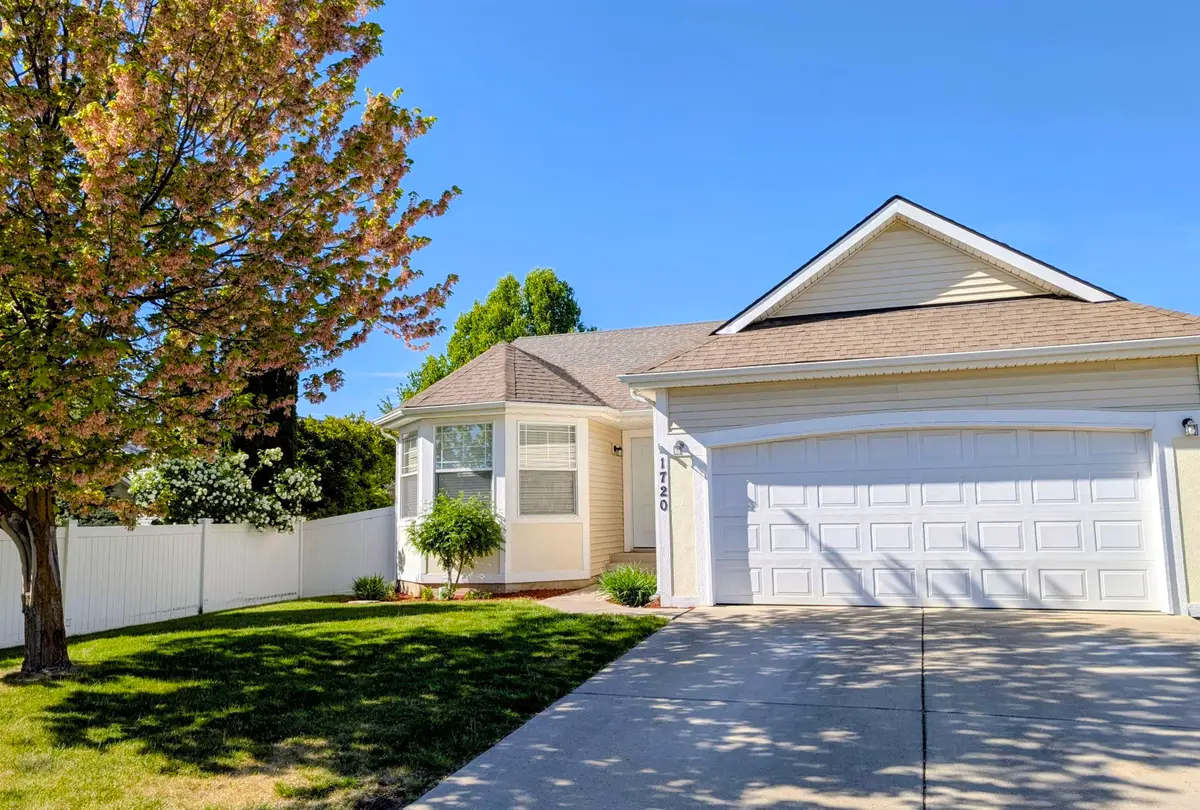 1720 W Briar Ln, Spokane, WA 99208 - #1
