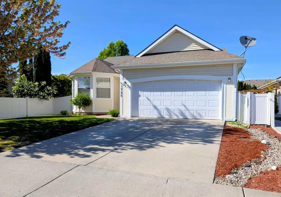 1720 W Briar Ln, Spokane, WA 99208 - #2