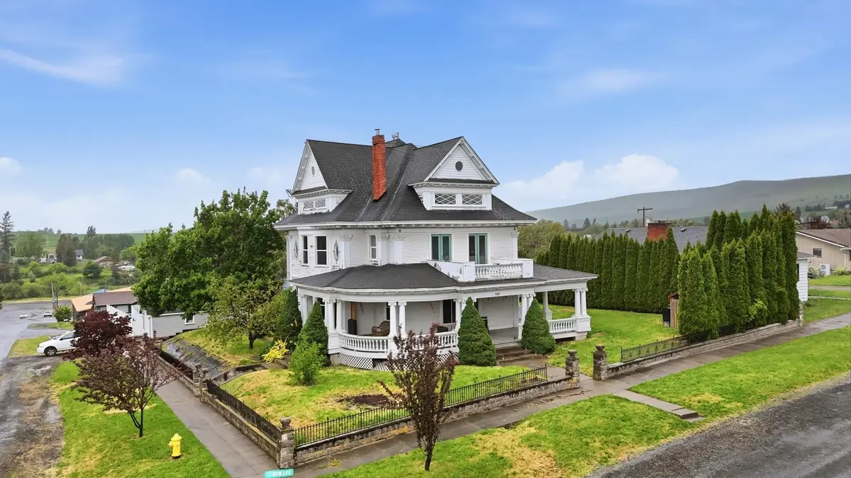 141 S Howard St, Tekoa, WA 99033 - #1