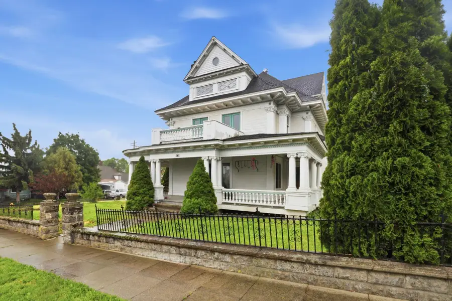 141 S Howard St, Tekoa, WA 99033 - #2