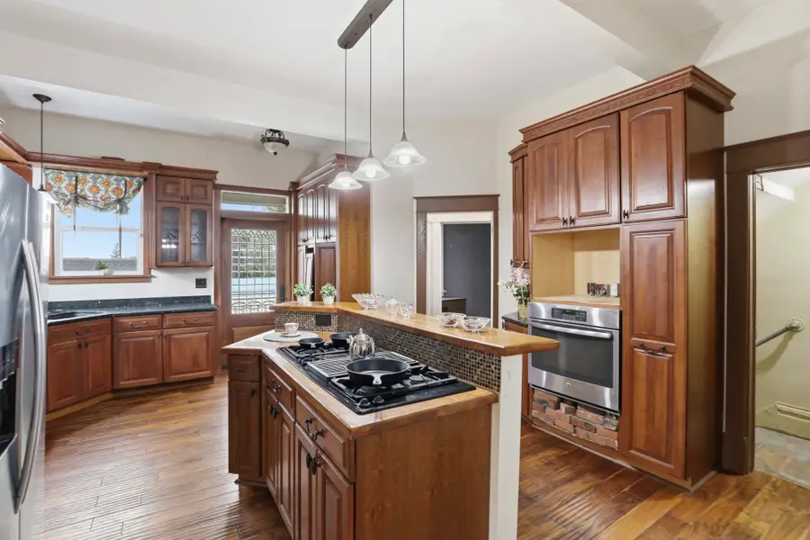 141 S Howard St, Tekoa, WA 99033 - #3