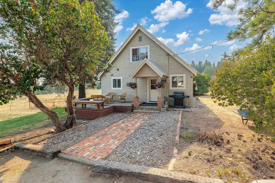 8410 W Valley Rd, Clayton, WA 99110 - #3