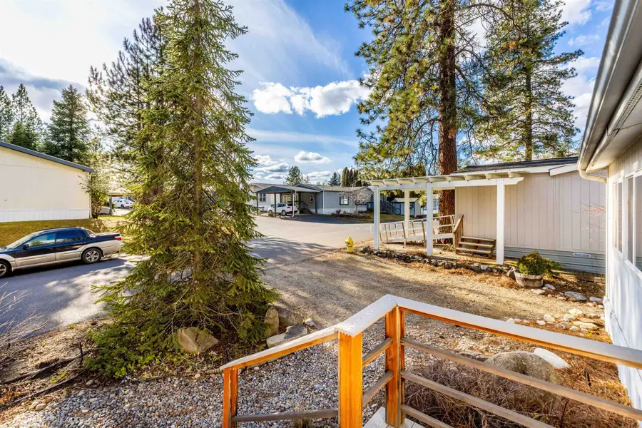 3103 E Vicksburg Ln, Mead, WA 99021 - #2