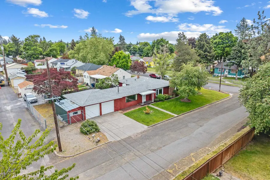 3728 W Rockwell Ave, Spokane, WA 99205 - #3