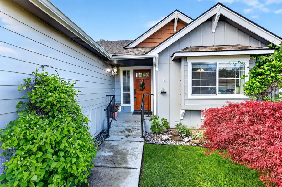 1712 E 2nd St, Deer Park, WA 99006 - #3