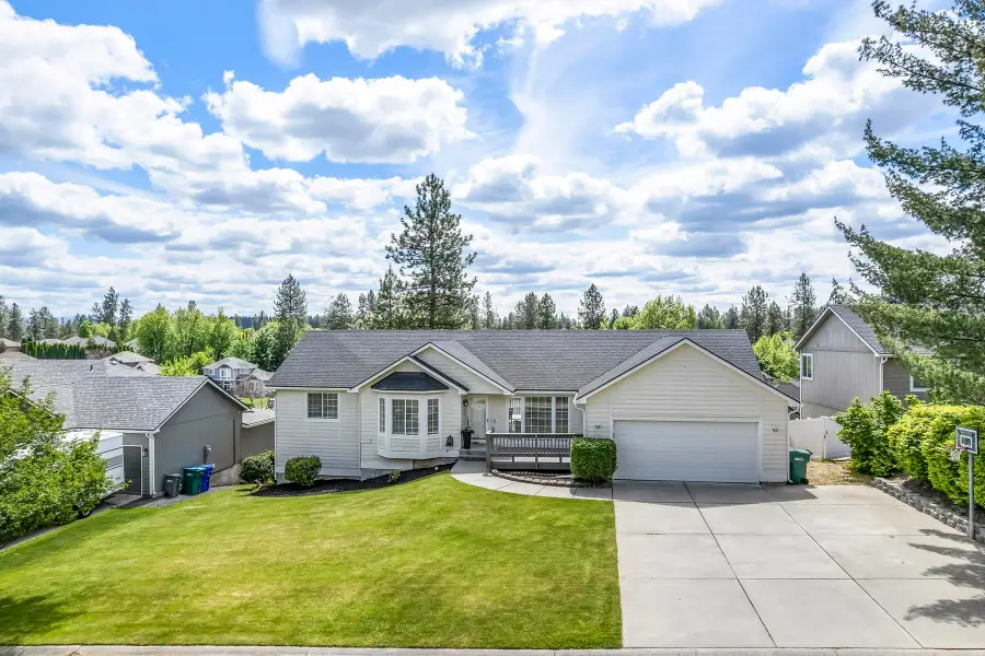 808 E Country Hill Ct, Spokane, WA 99208 - #2