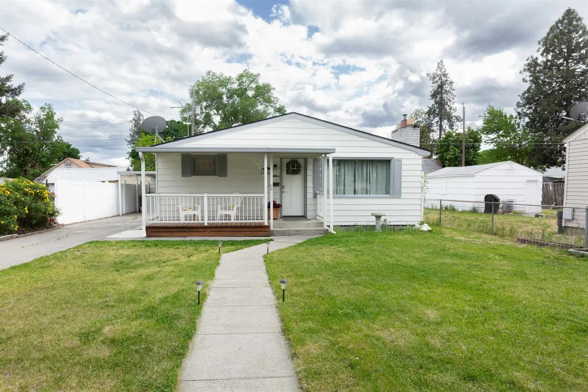 1028 E Queen Ave, Spokane, WA 99207 - #1