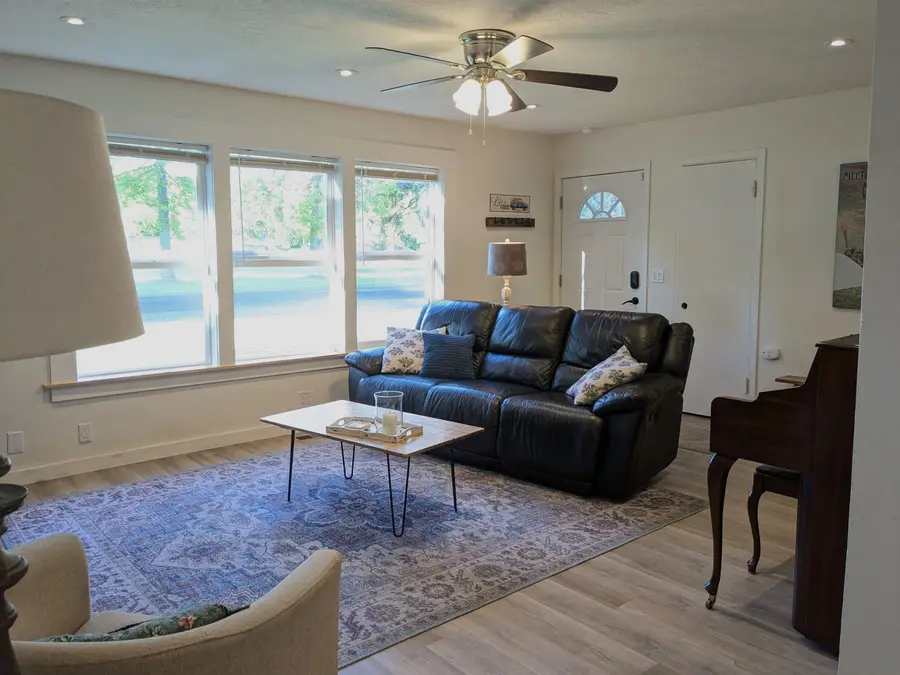 214 E C St, Deer Park, WA 99006 - #2